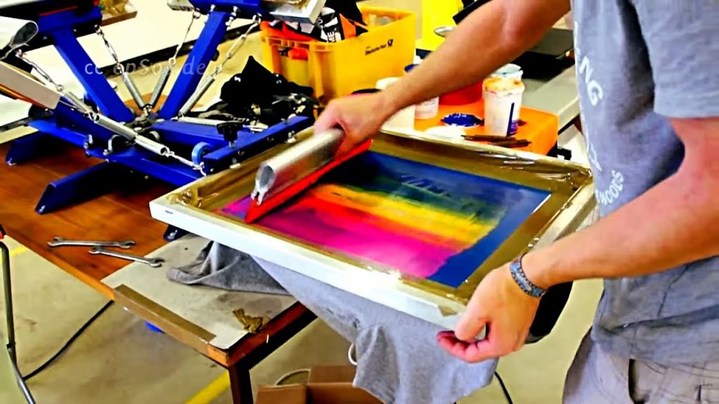 DIY Fashion: How to Screen Print A T-Shirt